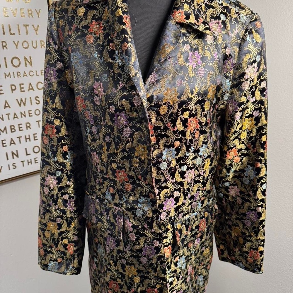 VTG Sophie Chang Gold Floral brocade blazer. Touch of glamour